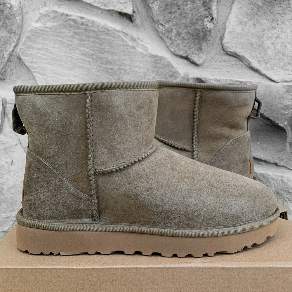 UGG Australia Boots Classic Mini II